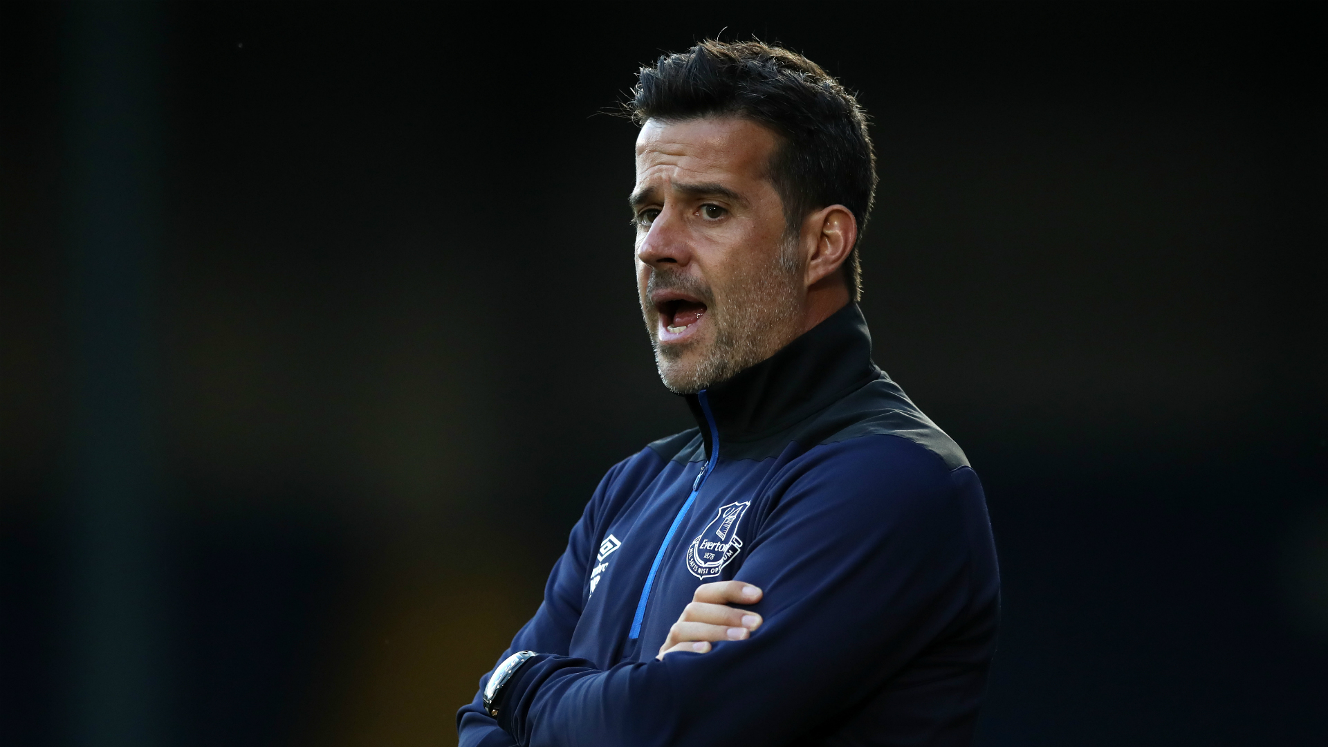 捉襟见肘的 捉襟见肘的